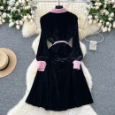 LE2764  Black Hepburn Dress for Women 2025 Fall Vintage Color Contrast Lapel Waist Waist Canary Over-The-Knee Dress