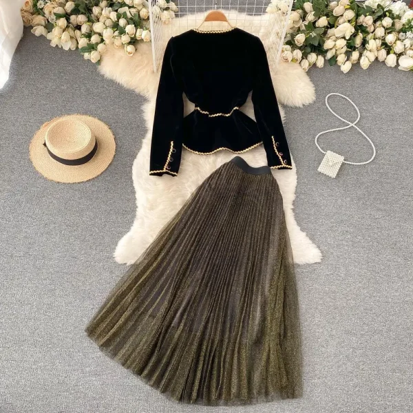 LE1304 Retro Elegant Boutique Women'S Set Costume Waist Velvet Shirt High Waist Pleated Half Skirt Western Style 2 Piece Set - Image 2